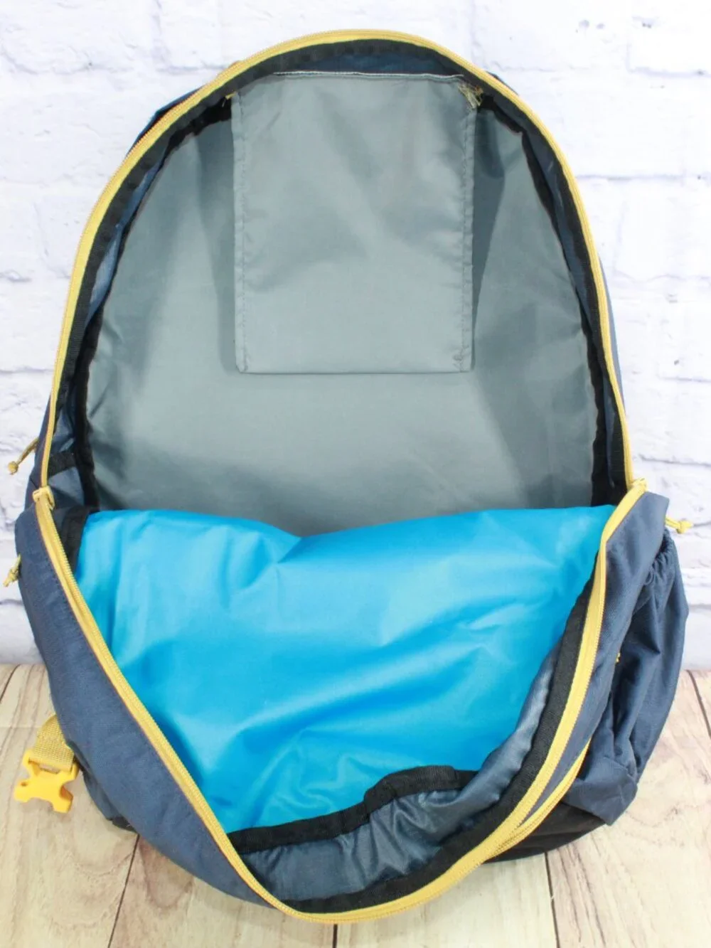 READ–LL Bean Unisex Adult Comfort Carry Portable Locker Pack 42L Backpack Hiking